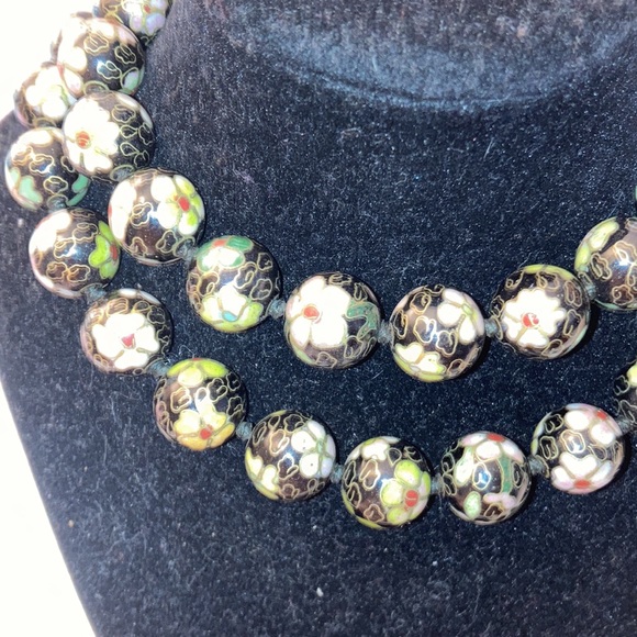 Vintage 1940s Cloisonné Black Ball Chain Knotted. Beautiful 🤩 - Picture 9 of 10